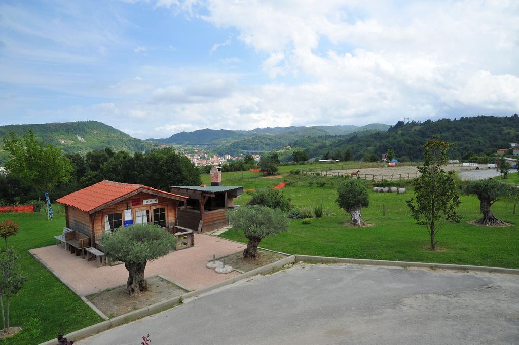 Relais Black Horse Millesimo Exterior foto