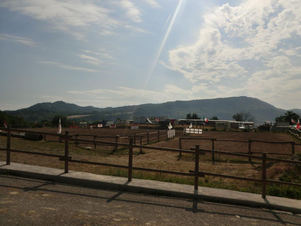 Relais Black Horse Millesimo Exterior foto